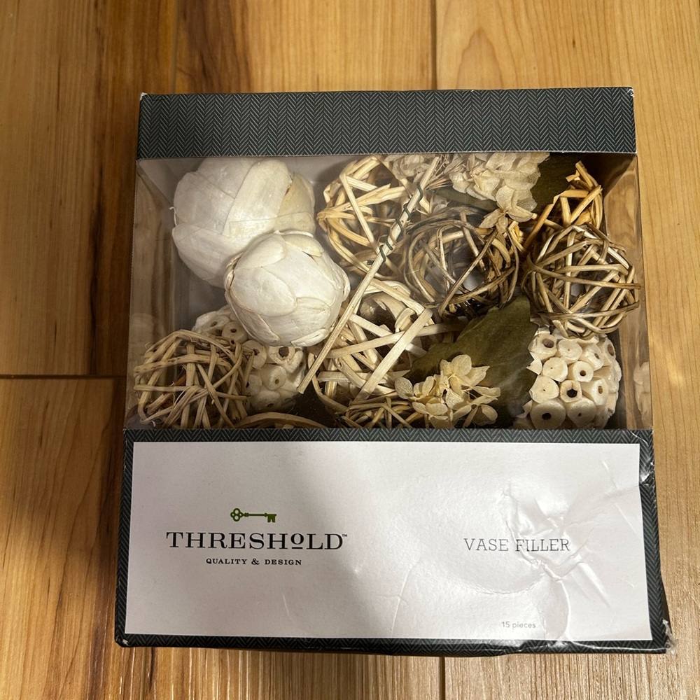 Threshold Vase Filler